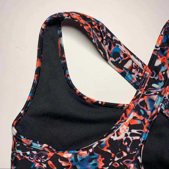Small Under Armour patterned sports bra - Picture 11 of 15